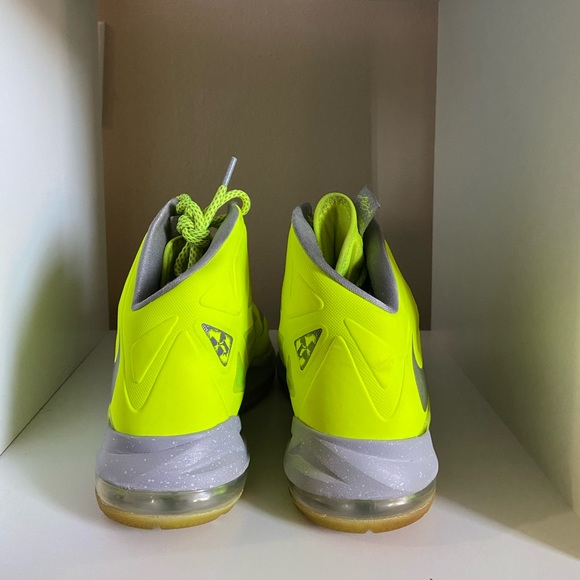 Men’s LeBron 10 Volt - Picture 3 of 7